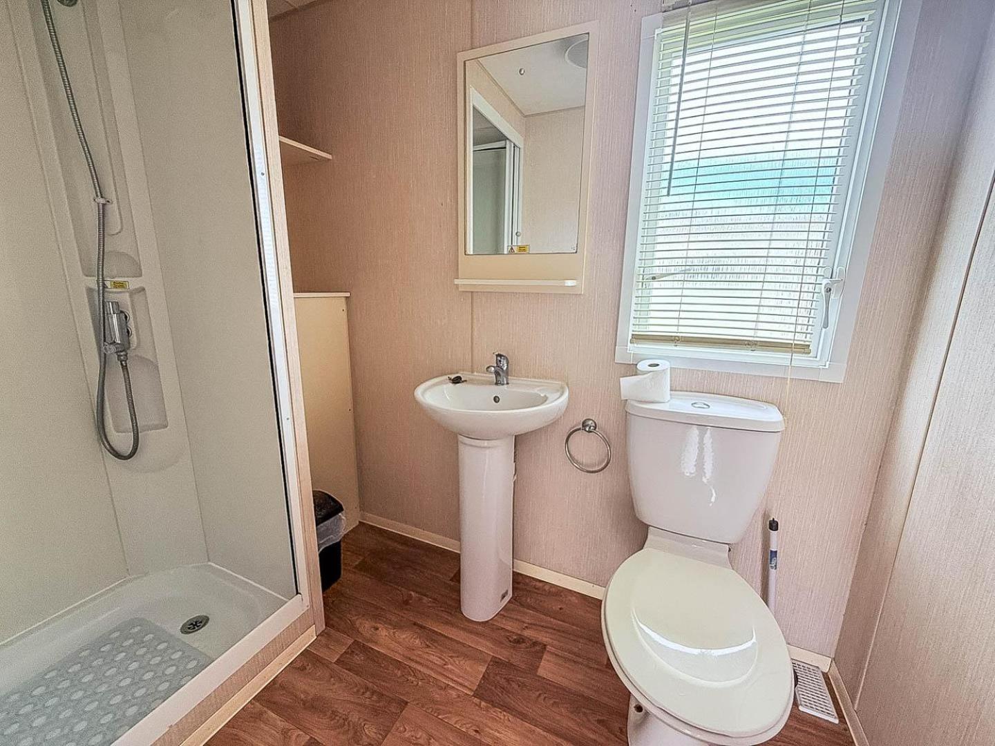 8 Berth Caravan With Decking At Sunnydale In Lincolnshire Ref 35087S Louth  Exterior foto